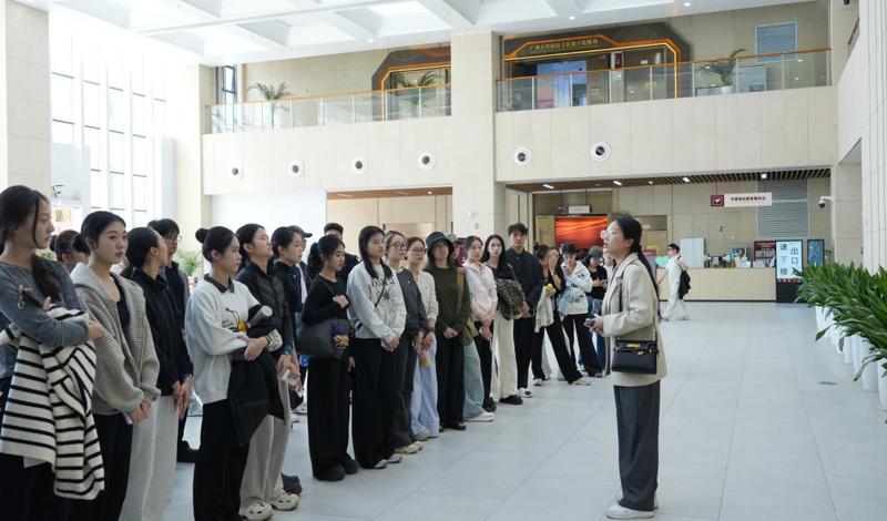 【舞院/附校党建】我院开展“追寻烽火印记，赓续红色血脉”  党员主题实践活动