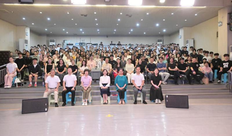 舞动青春梦 开启新征程 | 舞蹈学院2026级新生入学教育系列活动顺利举行